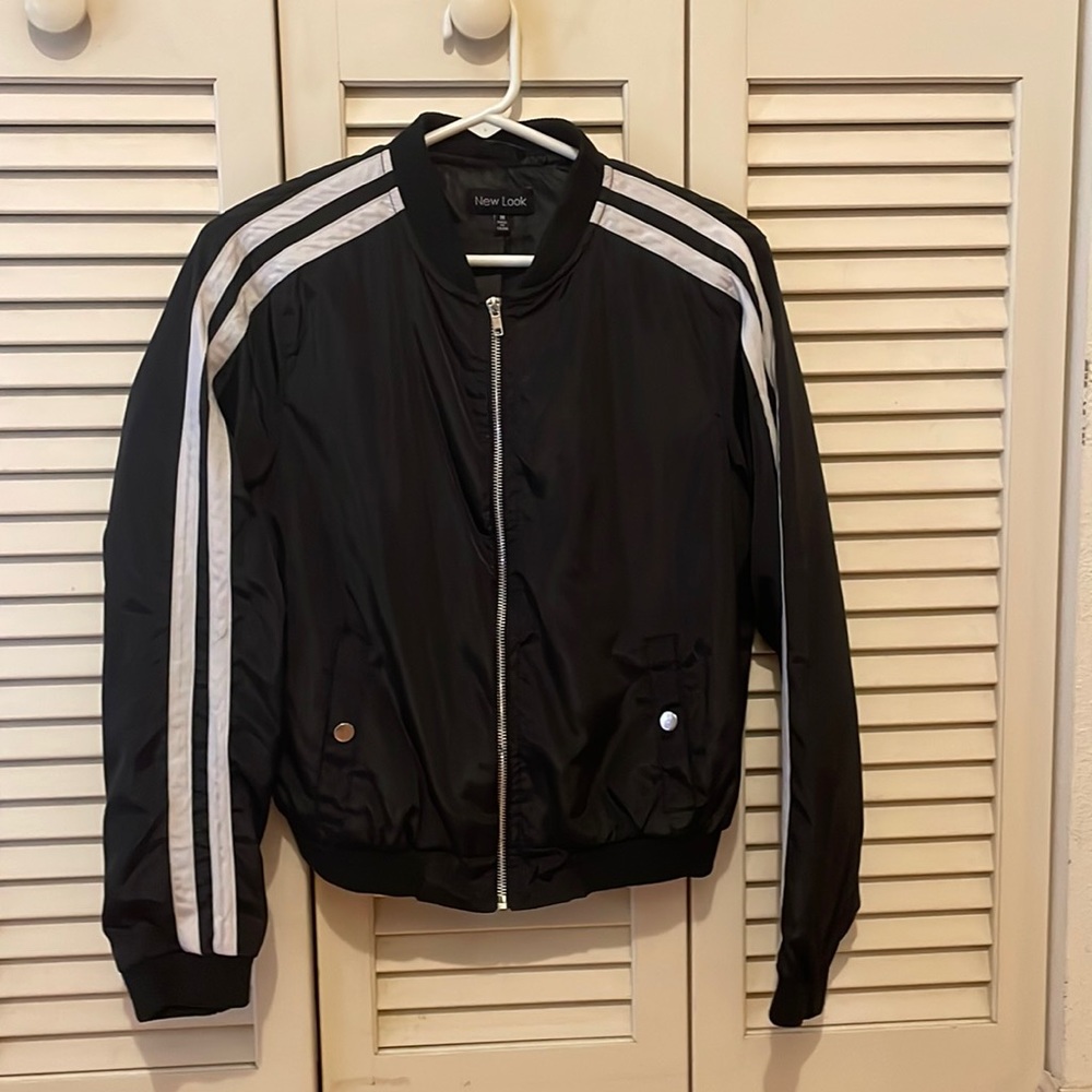 Medium black sports coat